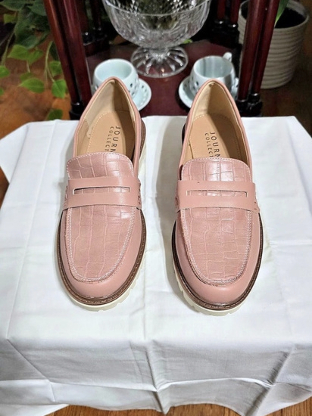 JOURNEE COLLECTION Kenly Penny Loafer Pink Penny Loafers Like New